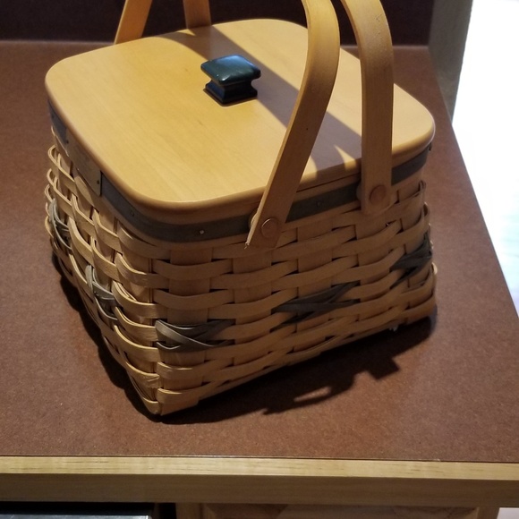 Longaberger 2000 Deck The Halls Basket - Picture 4 of 7